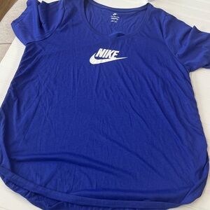 Nike Loose Fit Plus Athletic Top